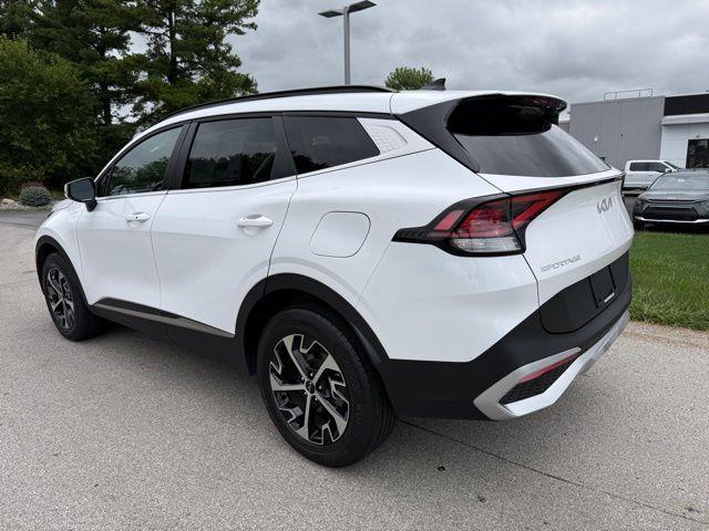 Photo of 2025 Glacial White Pearl Kia Sportage
