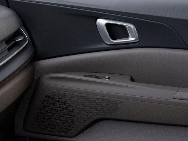 Photo of 2026 Snow White Pearl Kia Carnival