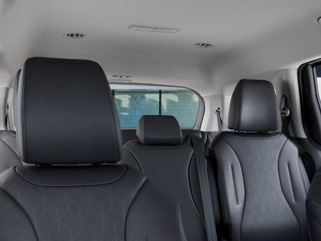 Photo of 2026 Snow White Pearl Kia Carnival