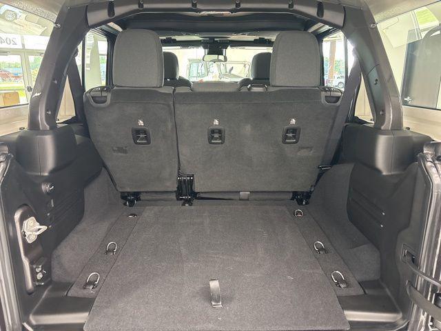 Photo of 2025 Granite Crystal Metallic Clearcoat Jeep Wrangler