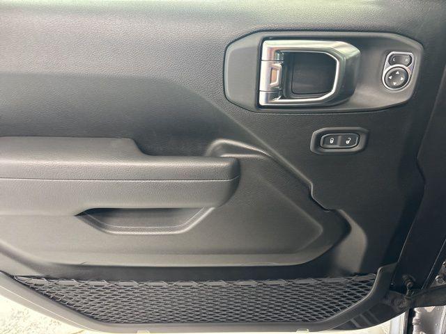 Photo of 2025 Granite Crystal Metallic Clearcoat Jeep Wrangler