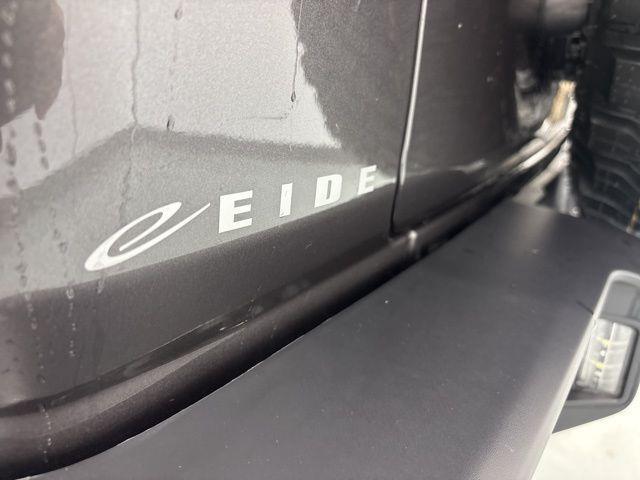Photo of 2025 Granite Crystal Metallic Clearcoat Jeep Wrangler