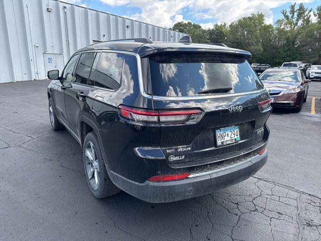 Photo of 2021 Diamond Black Crystal Pearlcoat Jeep Grand Cherokee L