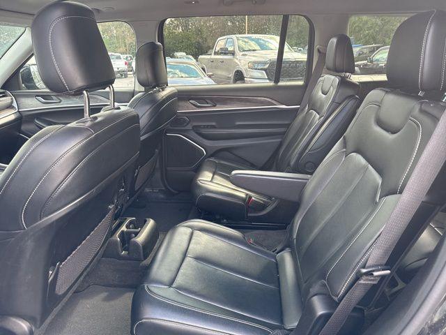 Photo of 2021 Diamond Black Crystal Pearlcoat Jeep Grand Cherokee L