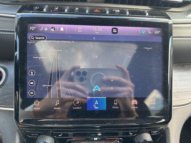 Photo of 2021 Diamond Black Crystal Pearlcoat Jeep Grand Cherokee L
