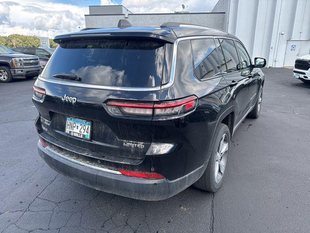 Photo of 2021 Diamond Black Crystal Pearlcoat Jeep Grand Cherokee L