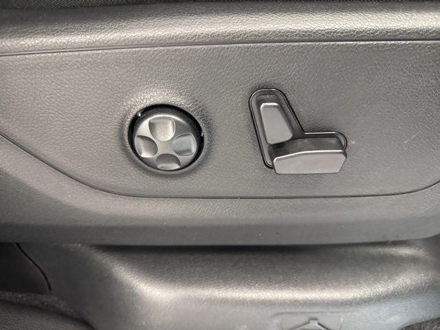 Photo of 2025 Mojave Sand Clearcoat RAM 1500