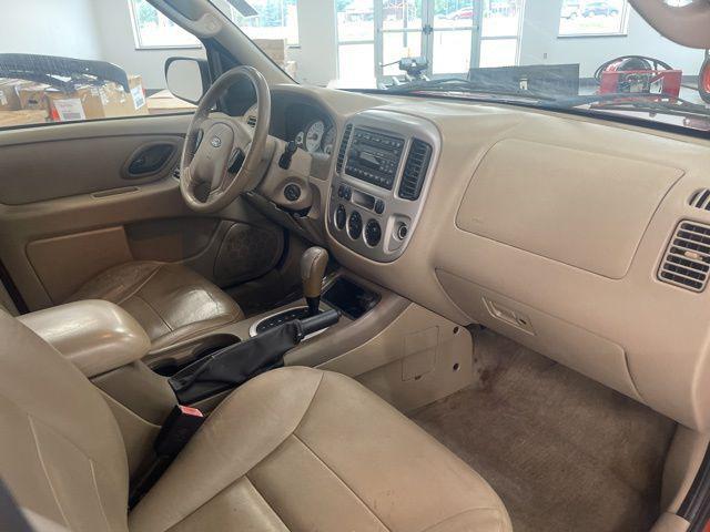Photo of 2006 Blazing Copper Clearcoat Metallic Ford Escape