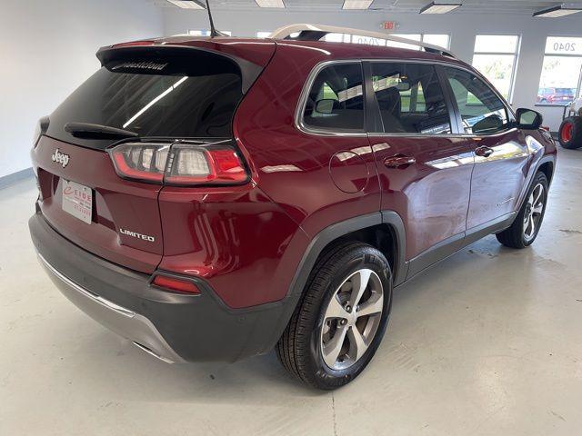 Photo of 2021 Velvet Red Pearlcoat Jeep Cherokee