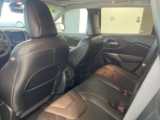 Photo of 2021 Velvet Red Pearlcoat Jeep Cherokee