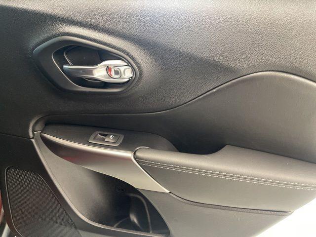 Photo of 2021 Velvet Red Pearlcoat Jeep Cherokee