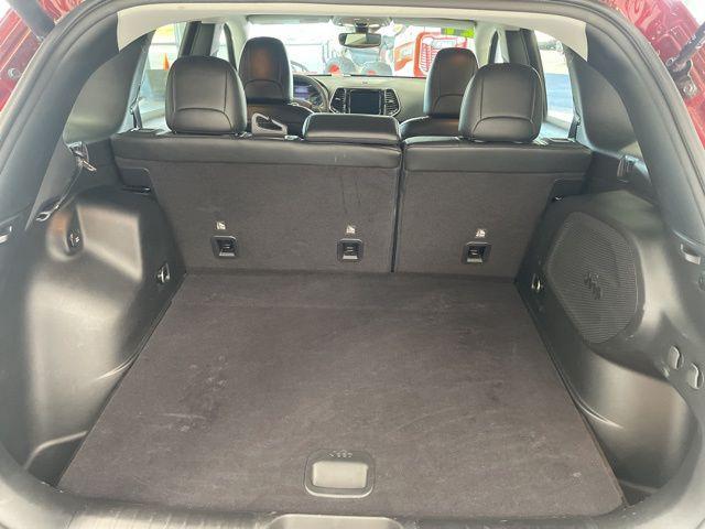 Photo of 2021 Velvet Red Pearlcoat Jeep Cherokee