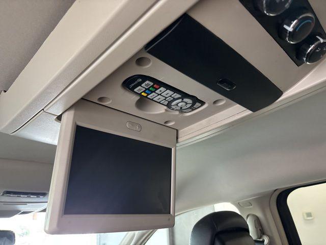 Photo of 2014 Maximum Steel Metallic Clearcoat Chrysler Town & Country