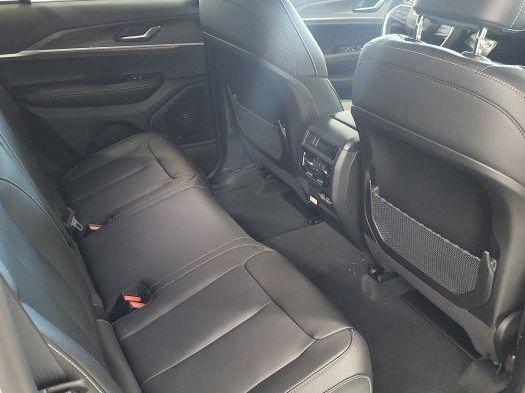 Photo of 2025 Diamond Black Crystal Pearlcoat Jeep Grand Cherokee