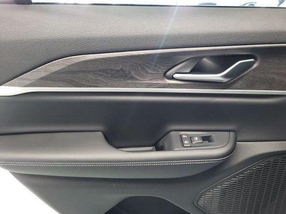 Photo of 2025 Diamond Black Crystal Pearlcoat Jeep Grand Cherokee