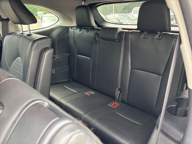 Photo of 2021 Blizzard Pearl Toyota Highlander