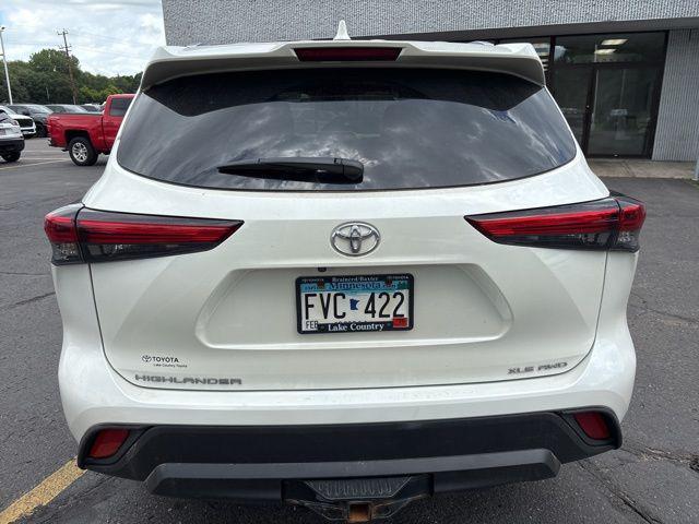 Photo of 2021 Blizzard Pearl Toyota Highlander