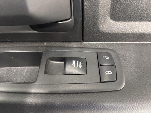 Photo of 2018 Brilliant Black Crystal Pearlcoat RAM 2500
