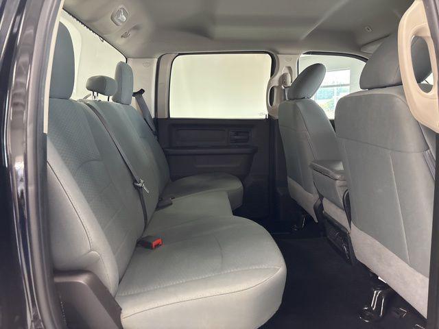 Photo of 2018 Brilliant Black Crystal Pearlcoat RAM 2500