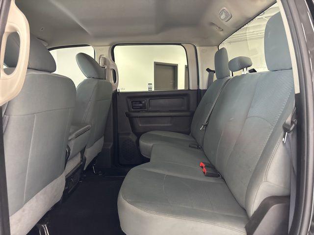 Photo of 2018 Brilliant Black Crystal Pearlcoat RAM 2500
