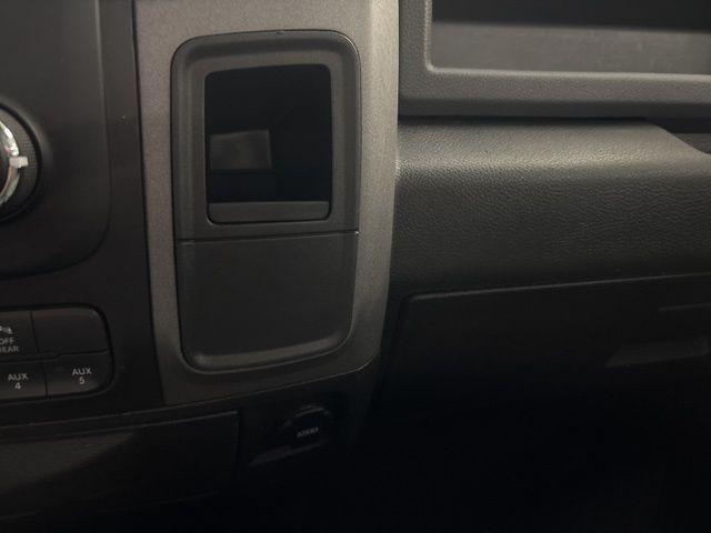 Photo of 2018 Brilliant Black Crystal Pearlcoat RAM 2500