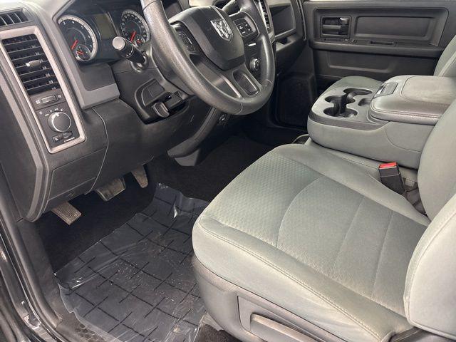 Photo of 2018 Brilliant Black Crystal Pearlcoat RAM 2500