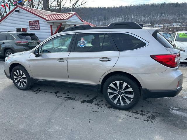 Photo of 2016 Gray Subaru Outback