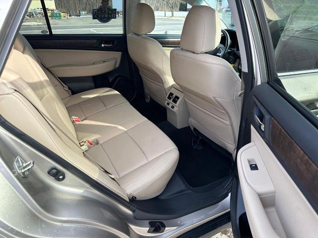 Photo of 2016 Gray Subaru Outback