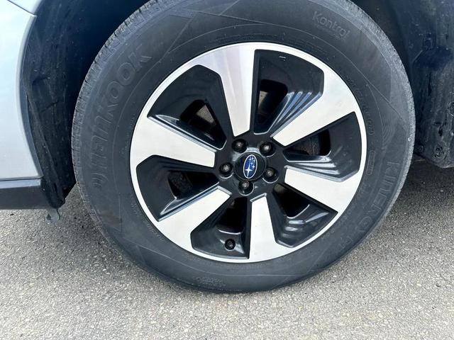 Photo of 2017 Ice Silver Metallic Subaru Forester