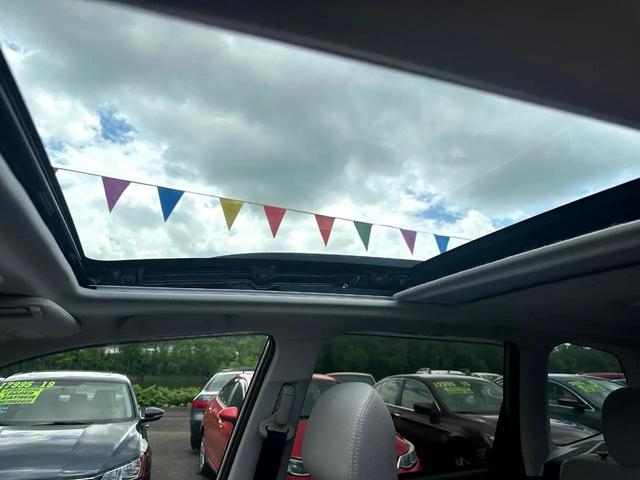 Photo of 2017 Ice Silver Metallic Subaru Forester