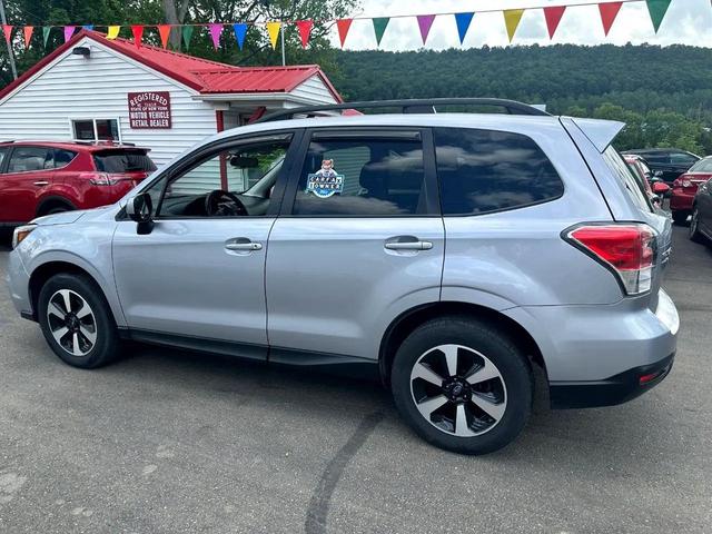 Photo of 2017 Ice Silver Metallic Subaru Forester