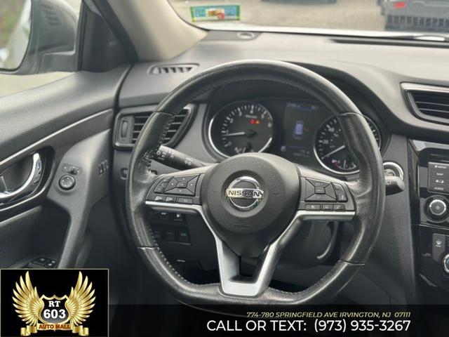 Photo of 2018 Brilliant Silver Nissan Rogue