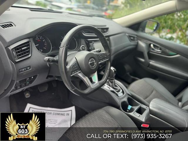 Photo of 2018 Brilliant Silver Nissan Rogue