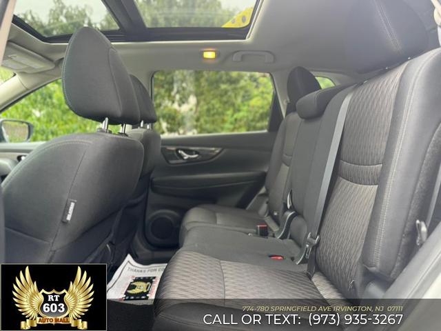Photo of 2018 Brilliant Silver Nissan Rogue