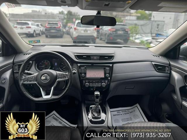 Photo of 2018 Brilliant Silver Nissan Rogue