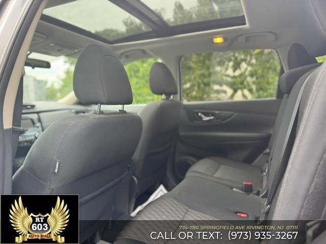 Photo of 2018 Brilliant Silver Nissan Rogue