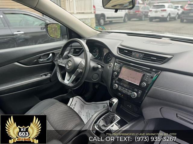 Photo of 2018 Brilliant Silver Nissan Rogue
