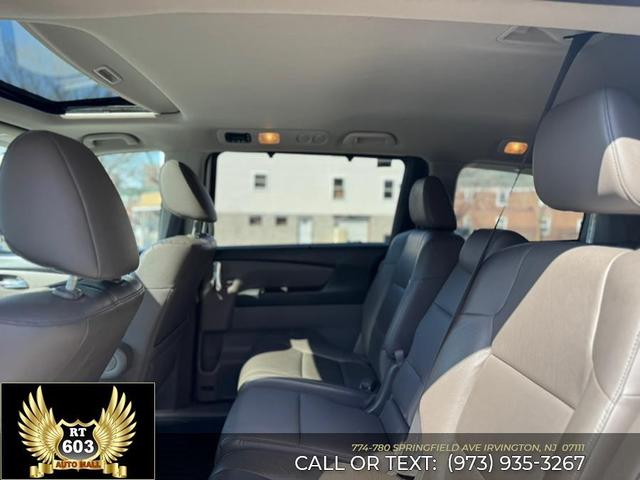 Photo of 2016 White Diamond Pearl Honda Odyssey
