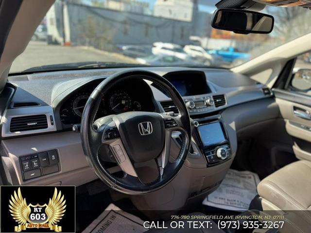 Photo of 2016 White Diamond Pearl Honda Odyssey