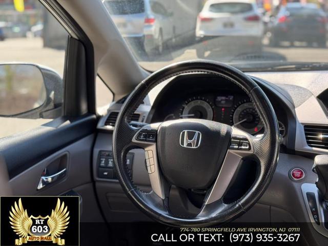 Photo of 2016 White Diamond Pearl Honda Odyssey