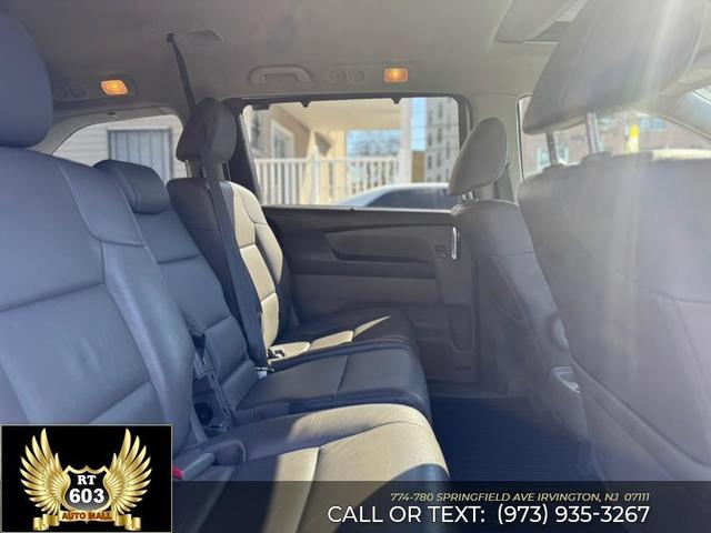 Photo of 2016 White Diamond Pearl Honda Odyssey