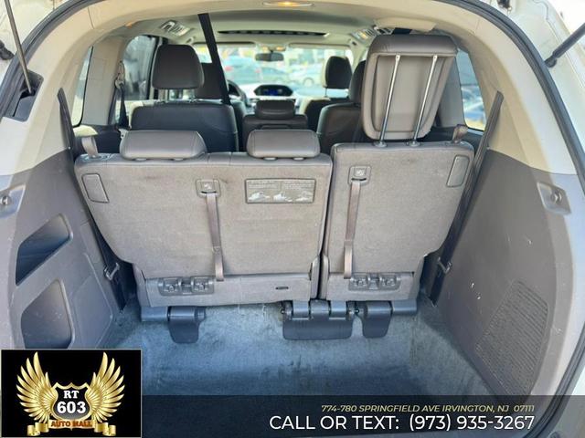 Photo of 2016 White Diamond Pearl Honda Odyssey