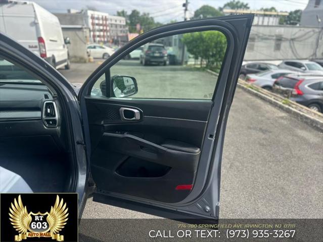 Photo of 2021 Everlasting Silver Kia Sorento