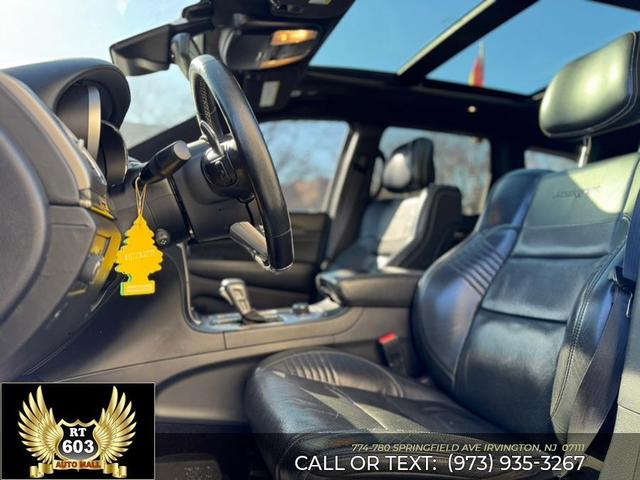 Photo of 2017 Diamond Black Crystal Pearlcoat Jeep Grand Cherokee