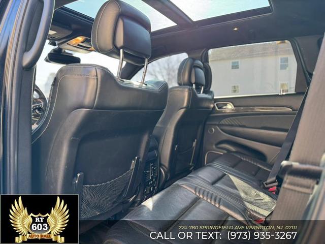 Photo of 2017 Diamond Black Crystal Pearlcoat Jeep Grand Cherokee