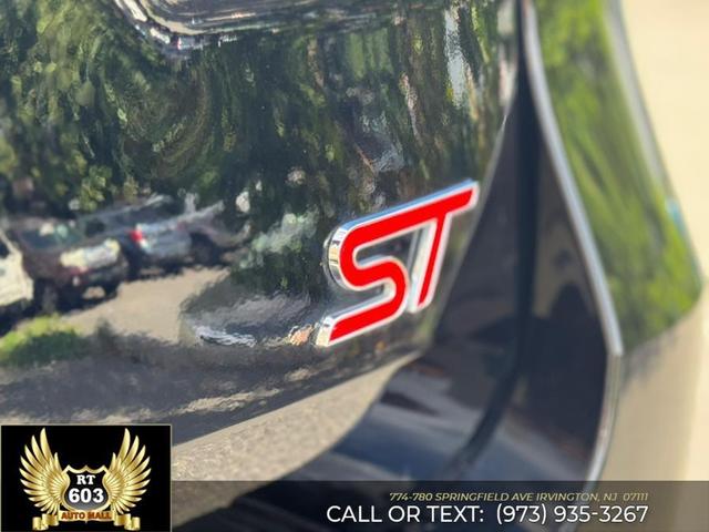 Photo of 2021 Agate Black Metallic Ford Explorer