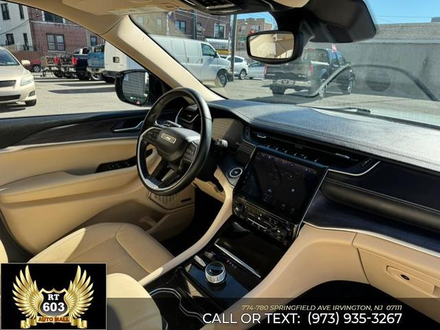 Photo of 2022 Bright White Clearcoat Jeep Grand Cherokee L