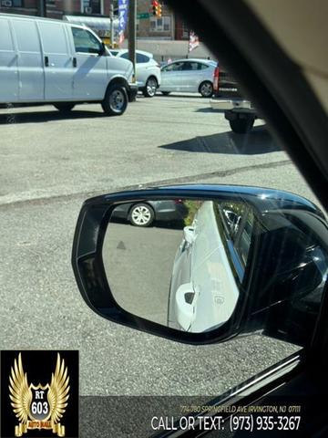 Photo of 2022 Bright White Clearcoat Jeep Grand Cherokee L