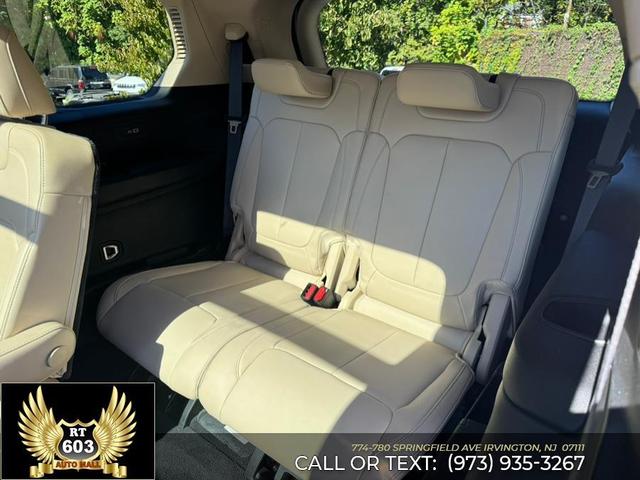 Photo of 2022 Bright White Clearcoat Jeep Grand Cherokee L