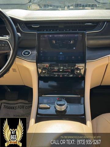 Photo of 2022 Bright White Clearcoat Jeep Grand Cherokee L